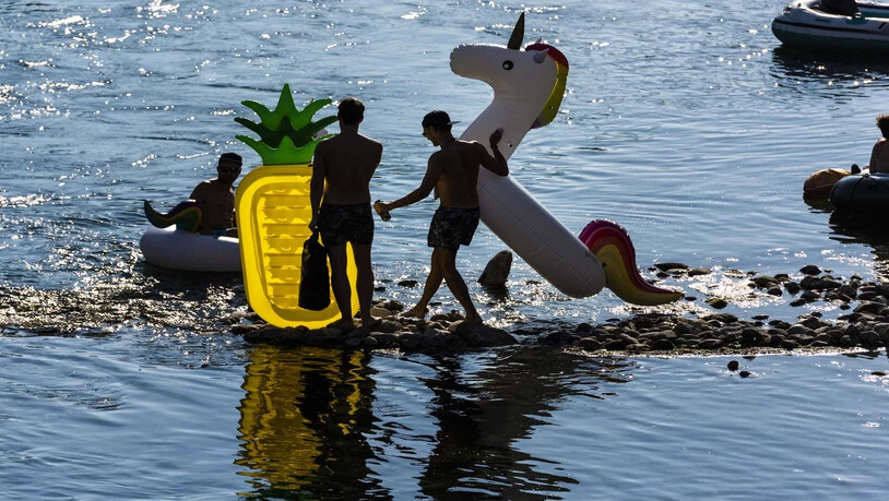 Oft hilft nur noch ein kühlendes Bad.