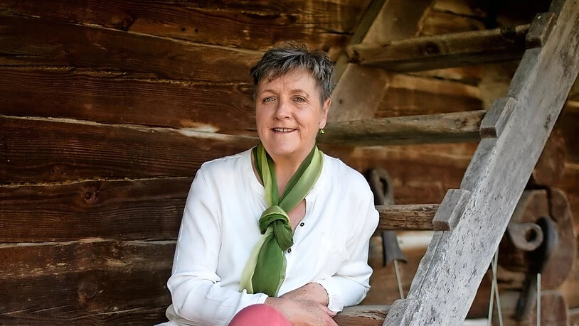 In ihrem Heimatdorf Fideris arbeitet Marietta Kobald derzeit an ihrem Buch «Waldarbeit im Furner Tobel».