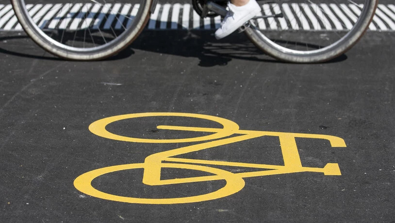 Ziel des Gegenvorschlags ist die Gleichstellung von Velo-, Fuss- und Wanderwegen.