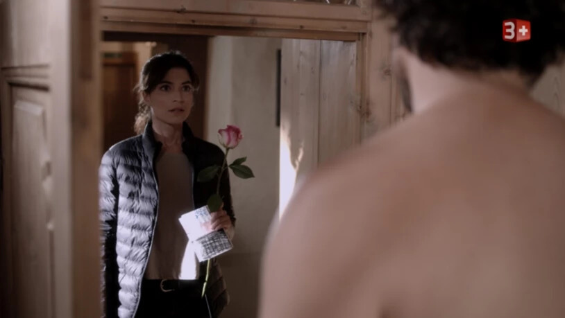 Rosen und Nackte Haut – eine kleine Hommage an ein Dating-Format des Senders?