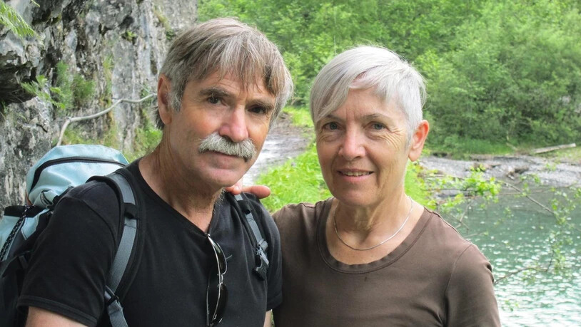 Emil Zopfi erzählt persönlich über Menschen, die ihn begleitet, beeinflusst und bereichert haben, auch seine Ehefrau Christina.