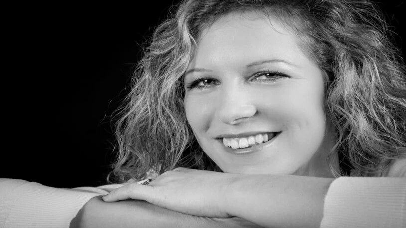 Das Theater Glarus arbeitet in diesem Jahr unter der Regie von Eva Mann, die ihre Regieausbildung in London absolvierte.