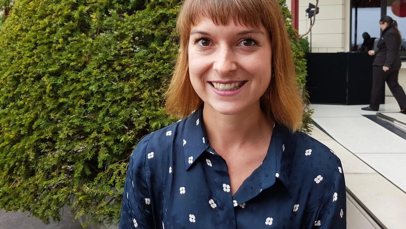 Anna-Lena Junge sorgt für den passenden Wein zum Essen im Schloss Schauenstein.