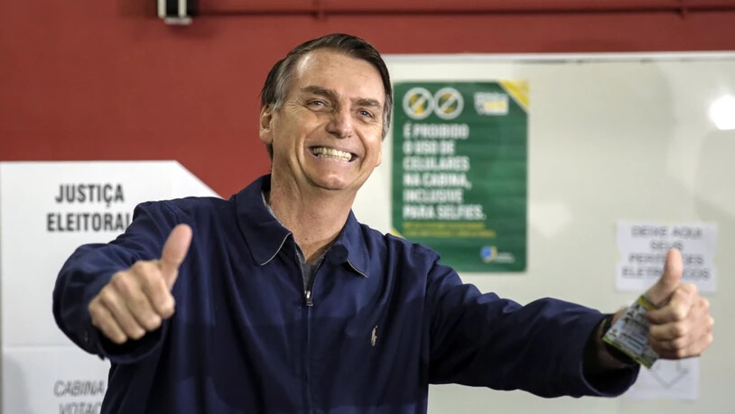 Zweieinhalb Wochen vor der Stichwahl in Brasilien sehen Meinungsforscher den rechtspopulistischen Präsidentschaftskandidaten Jair Bolsonaro deutlich im Vorteil. (Archivbild)