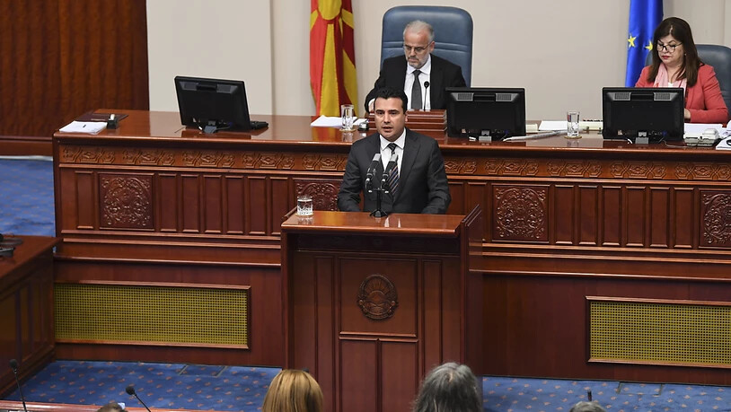 Der mazedonische Regierungschef Zoran Zaev spricht vor dem Parlament. (Archivbild)