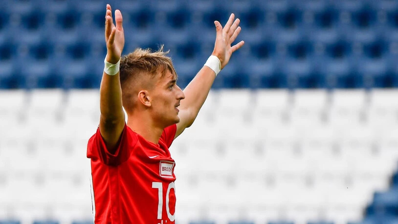 In Jubelpose wird Aldin Turkes im Trikot des FCRJ häufig fotografiert – nicht aber bei seiner Torpremiere für Bosnien.