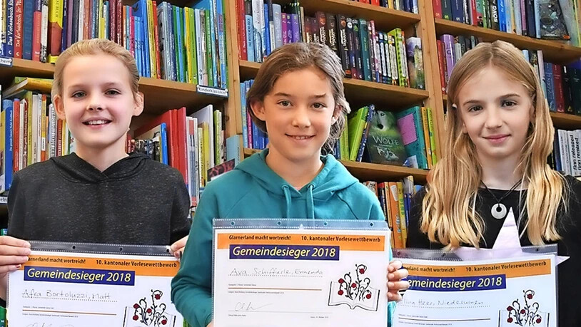 Begabte Sprecherinnen: Die drei Siegerinnen Afra Bortoluzzi, Ava Schifferle und Elina Heer (von links) treten beim kantonalen Vorlesewettbewerb gegeneinander an.