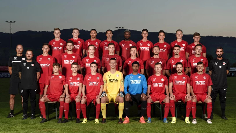 Trainer Roberto Dominguez (rechts) hat mit seinem Team in der ersten Saisonhälfte 18 Punkte geholt.