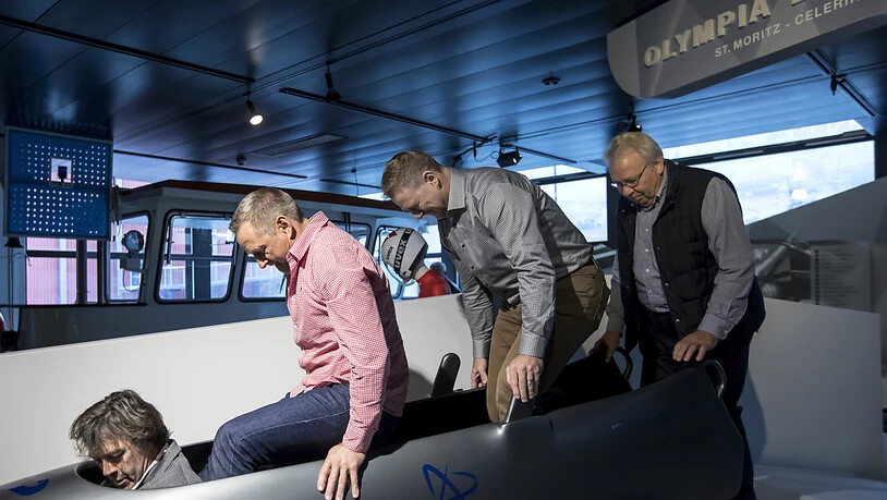 Die ehemaligen Bobfahrer Marcel Rohner, Reto Götschi, Ivo Rüegg und Hans Hiltebrand eröffnen die neue Ausstellung im Verkehrshaus.