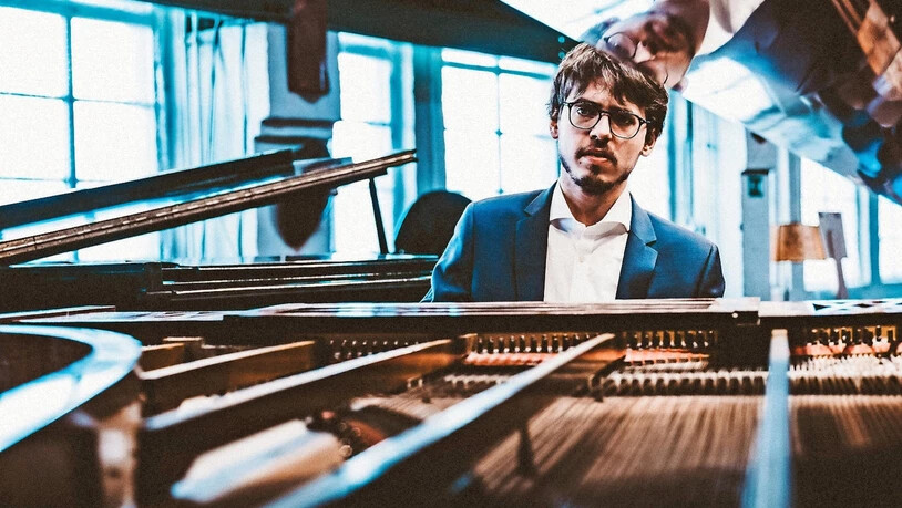 Märchenhafte Karriere: Der 28-jährige Lucas Debargue spielt mit dem Kammerorchester in Glarus.