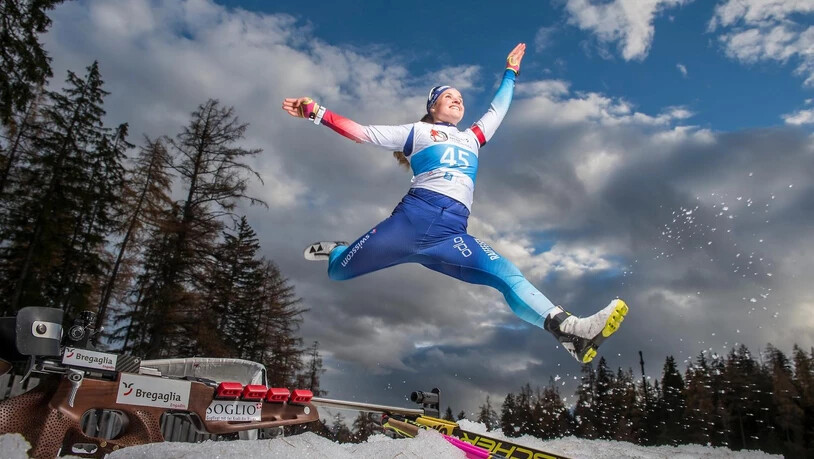 Freudensprung: Irene Cadurisch ist nach ihrer OP zurück im Schnee. Bild Yanik Bürkli