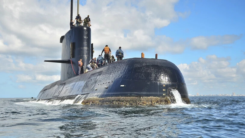 Das in Deutschland gebaute U-Boot "ARA San Juan" des argentinischen Militärs bei einer Übungsfahrt. (Archivbild)