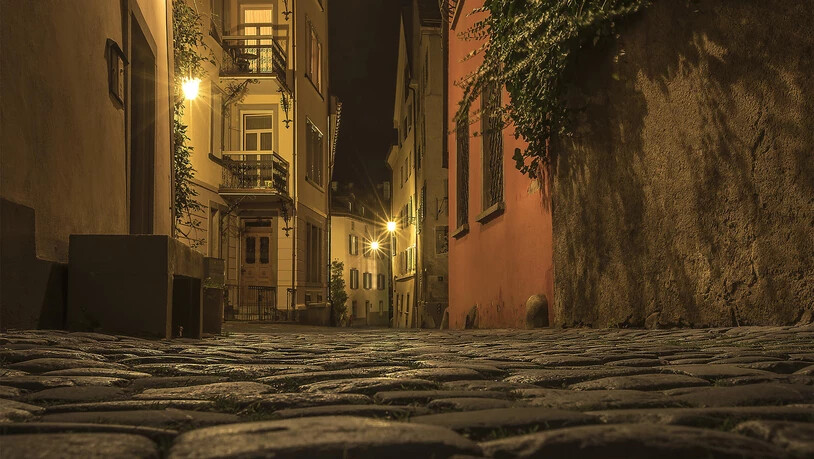 Verträumte Süsswinkelgasse in Chur. 