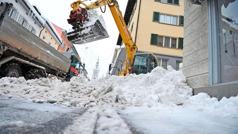 Letzten Winter war das Werkhof-Team von Glarus etliche Tage im Einsatz, um den Ort von den Schneemassen zu befreien.