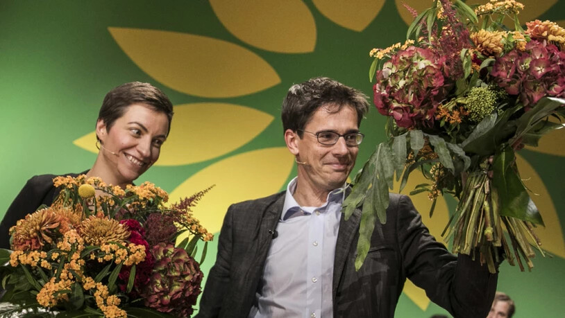 Ska Keller (Deutschland) und Bas Eickhout (Niederlande) jubeln beim 29. Europäischen Rat von Bündnis 90/Die Grünen nach ihrer Wahl zu den Spitzenkandidaten der Europäischen Grünen für die Europawahlen im Mai 2019.
