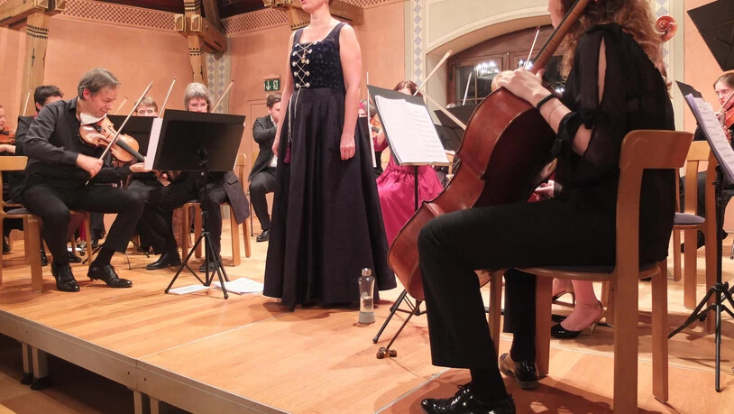 Die Jodlerin Nadja Räss und das Streichorchester Concento Stravagante sorgen für einen freudigen Einstieg in die Adventszeit. 