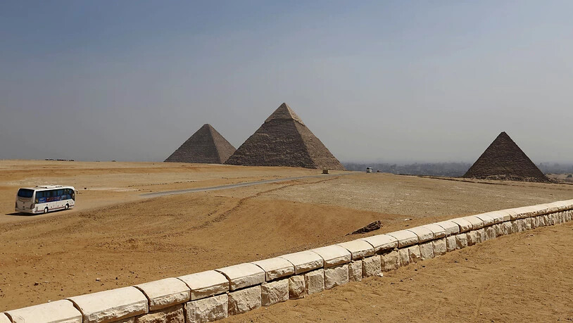 Aufregung in den Sozialen Medien: Ein Paar aus Dänemark soll sich an den berühmten Pyramiden von Ägypten nackt fotografiert haben. (Archivbild)