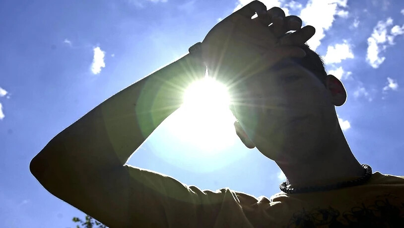 Nicht nur Wärmespender: Die Sonne bringt chemische Reaktionen in Gang, die in der Luft aus gewöhnlichem Sauerstoff das aggressive Ozon machen.