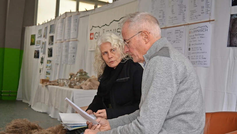 Nach einem anstrengenden Jahr bereiten sich Martin Klöti und Eva Gallati der Glärnisch Textil auf ein neues Jahr vor.