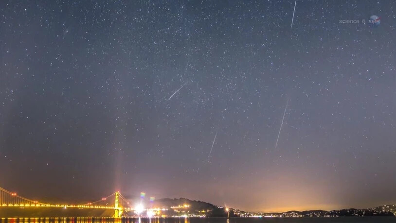 Die Geminiden sind ein jährlich wiederkehrender Meteoritenschauer, der Mitte Dezember zu sehen ist.
