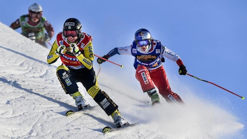 Fanny Smith (rechts) kann in Arosa das Duell mit Sandra Näslund für sich entscheiden (links)