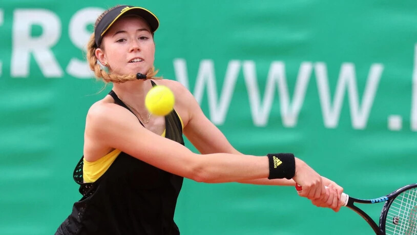 Simona Waltert beendet das Tennisjahr 2018 mit einem Prestigesieg gegen Timea Bacsinszky.