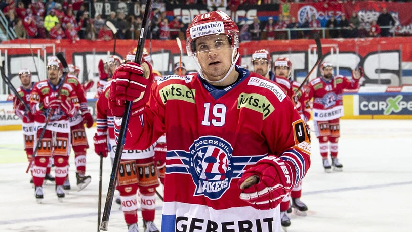 Dion Knelsen stürmt am Spengler Cup für das Team Canada.