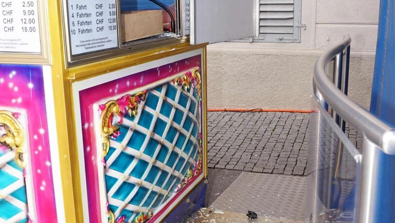 Vergebliche Mühe: Im Kassahäuschen suchten die Diebe erfolglos nach einem vollen Portemonnaie.