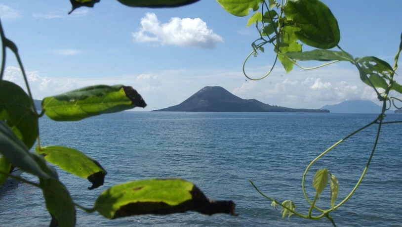 Gemäss der indonesischen Katastrophenschutzbehörde könnte der jüngste Tsunami nach einem Erdrutsch im Meer nach dem Ausbruch des Vulkans Krakatoa ausgelöst worden sein. (Archivbild)