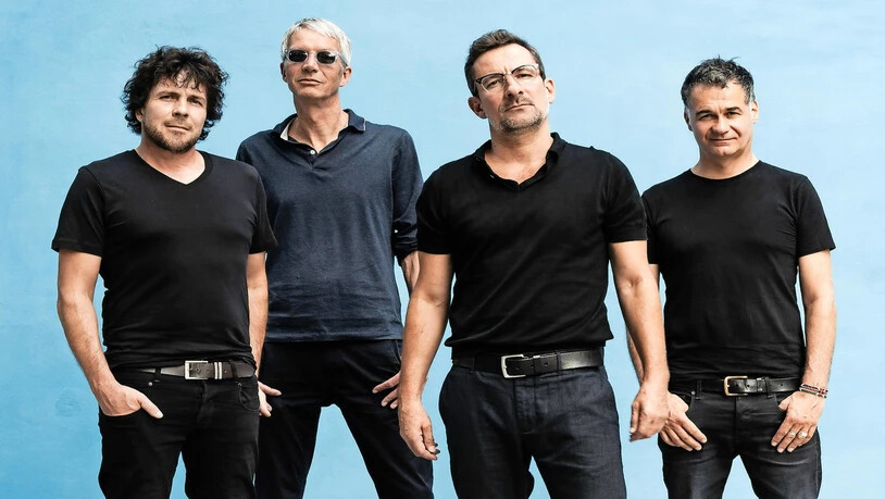 Einfache Vornamen helfen beim Namen-Merken: «Bubi eifach», das sind Ere Gerber (Bass, von links), Oli Hartung (Gitarre), Bubi Rufener (Vocals, Gitarre) und Gere Stäuble (Drums).Pressebild