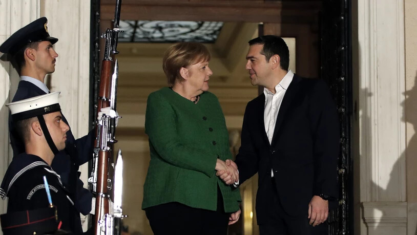 Angela Merkel wurde am Donnerstag zum Auftakt ihres Griechenland-Besuch von Ministerpräsident Alexis Tsipras empfangen.