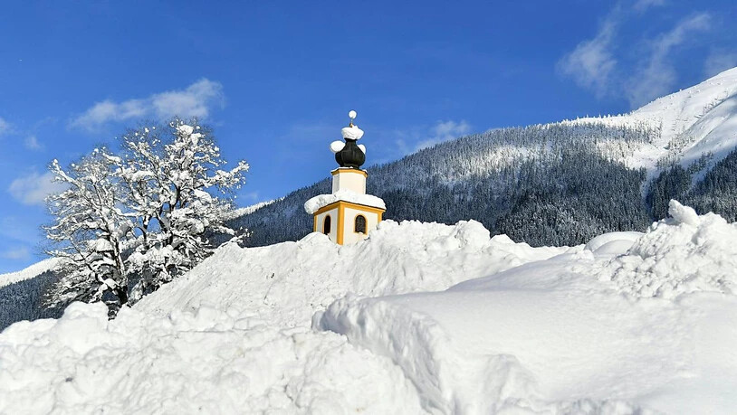Der Winter treibt es in weiten Teilen Europas auf die Spitze. Kirche von Untertauern (AUT).