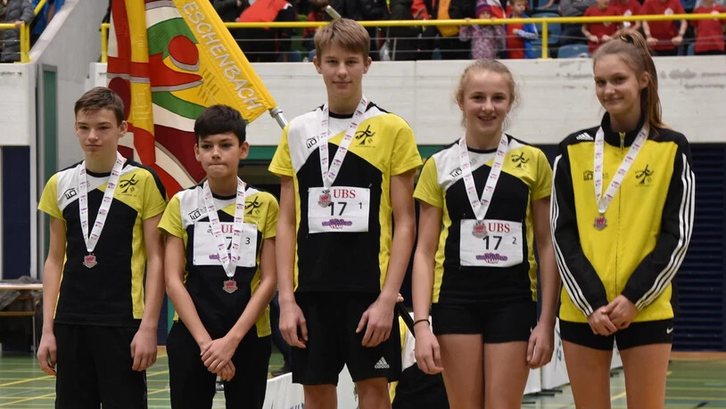 Siegerehrung der Eschenbacher U16-Mixed im 2. Rang.