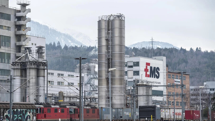In der Ems-Chemie kam es am Samstagmorgen zu einem Brand.