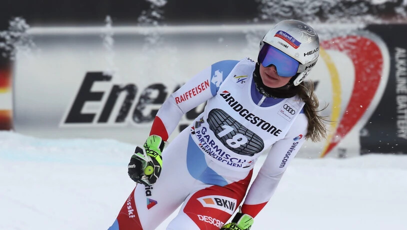 Corinne Suter im Ziel nach dem Abschlusstraining zur Weltcup-Abfahrt in Garmisch-Partenkirchen