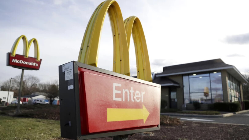 Im Fast-Food-Land Amerika machen McDonald's zahlreiche Rivalen das Leben schwer. Die Angreifer sollen mit modernisierten Filialen, Bestell-Apps, Selbstbedienungssäulen und Rabatten auf Distanz gehalten werden.
