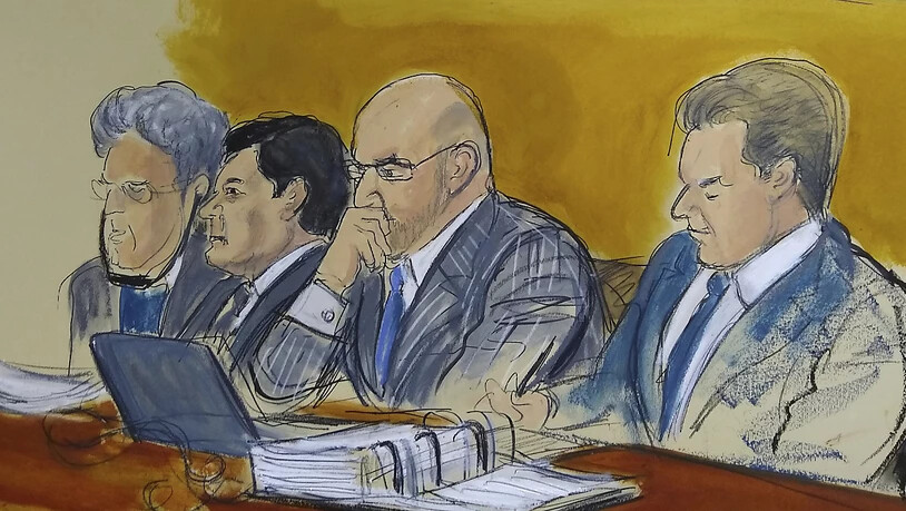 Die Geschworen im Prozess gegen den mexikanischen Drogenboss Joaquín "El Chapo" Guzmán (im Bild Zweiter von links) haben auch am dritten Tag ihrer Gespräche kein Urteil gefällt.