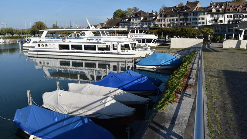 An der Rapperswiler Seepromenade will Unternehmer Oliver Bühler ein Event-Schiff parkieren.
