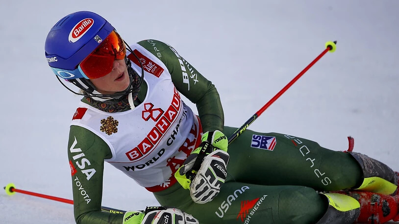 Mikaela Shiffrin nach ihrem Sieg im Slalom, völlig kaputt und ausgepumpt