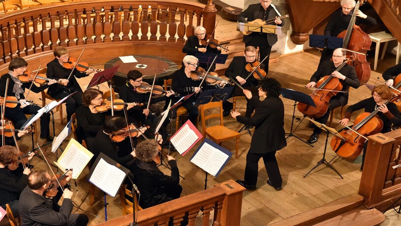Die Orchestrina Chur bereitet sich mit Dirigentin Anita Jehli auf die Jubiläumsauftritte vor.