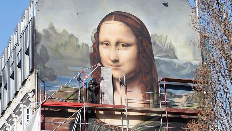 Mona Lisa lächelt neu in Übergrösse in Berlin.