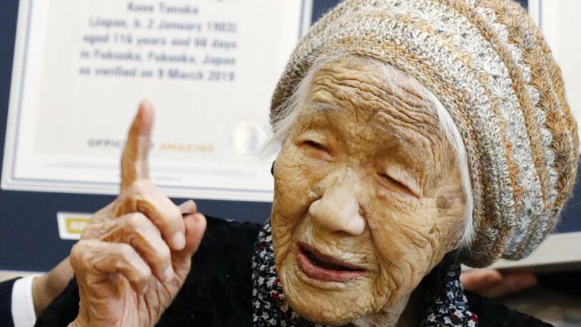 Kane Tanaka ist nun auch offiziell der älteste Mensch der Welt. Eine entsprechende Urkunde des  Guinness-Buchs der Rekorde wurde ihr am Samstag überreicht.