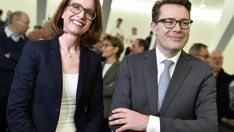 CVP Regierungsrat Benedikt Würth hat im ersten Wahlgang das beste Resultat erzielt, FDP-Kandidatin Susanne Vincenz-Stauffacher folgt mit einem Abstand von rund 12'500 Stimmen. KEYSTONE/Walter Bieri)..