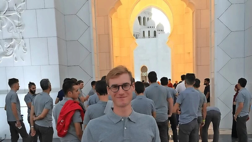 Sightseeing: Tom Bohli besucht mit seinem Team eine Moschee in Abu Dhabi.