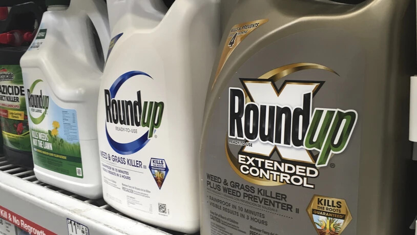Steht in der Kritik, Krebs zu verursachen: Das glyphosathaltige Unkrautvernichtungsmittel Roundup der Bayer-Tochter Monsanto. (Archivbild)