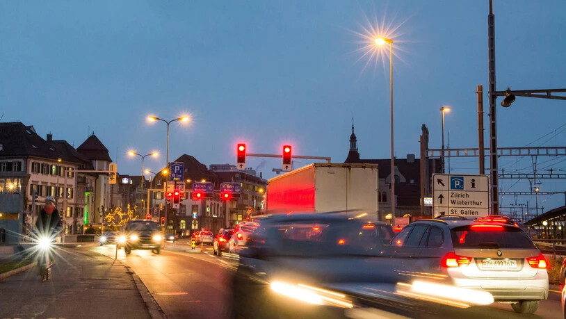 Klimadebatte in Rapperswil-Jona: Die Parteien fordern ein Umdenken beim Verkehr und eine Verbesserung der Energieeffizienz.