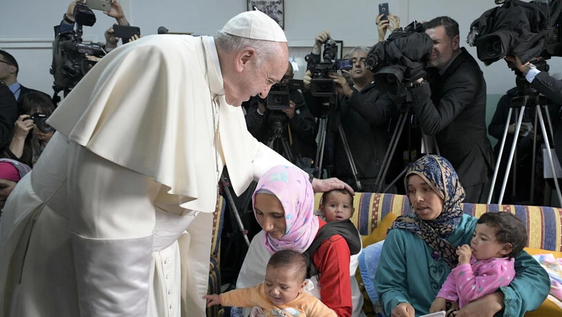 Setzt sich für den Dialog zwischen Muslimen und Christen und für Migranten ein: Papst Franziskus auf seinem Besuch in Marokko.
