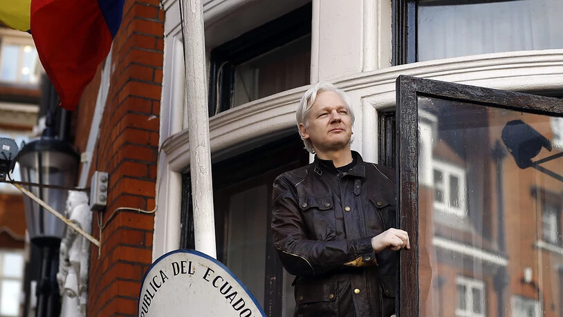 Seit Jahren muss Julian Assange in der Botschaft von Ecuador in London ausharren - nun soll ihm der Aufenthalt in dem sicheren Ort verwehrt werden. (Archivbild)