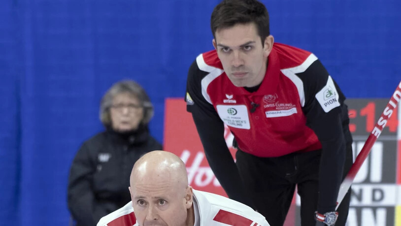 Höchste Anspannung im WM-Halbfinal: Die Skips Peter De Cruz (hinten) und Kevin Koe