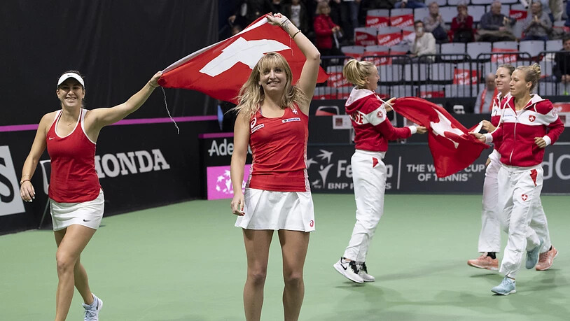 Ohne Belinda Bencic (li.), mit Timea Bacsinszky: Das Schweizer Fed-Cup-Team muss nächste Woche ersatzgeschwächt in die USA reisen